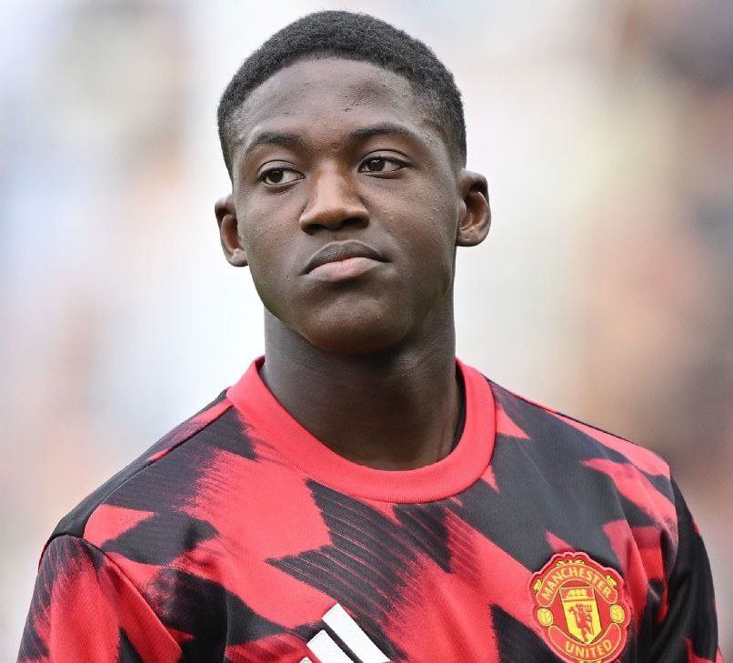 Isak Derby: 16year old debutant seizes win for Liverpool