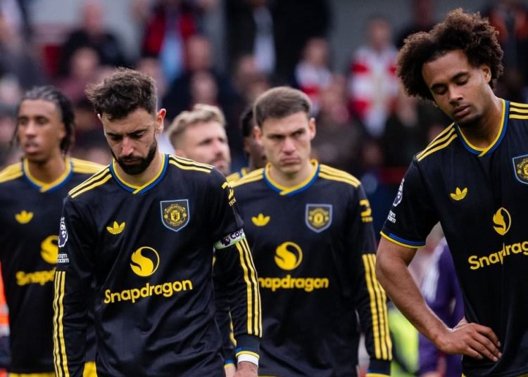 HEADLINE: “I was at the Club for 13 years, and what is going on is not right” – Wayne Rooney