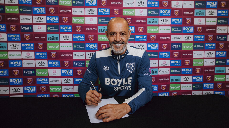 Nuno signs West Ham contract
