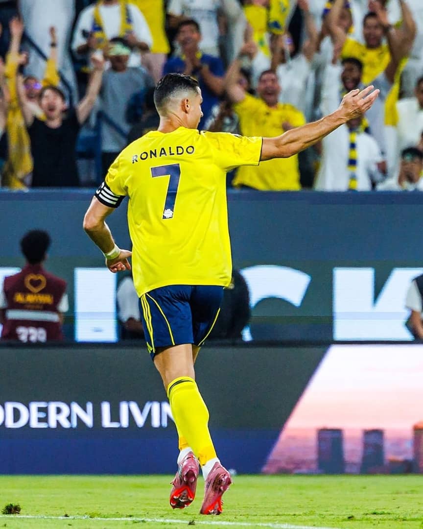 NEW: Cristiano Ronaldo scores 949th career goal as Al Nassr beats Al-Fateh 5-1