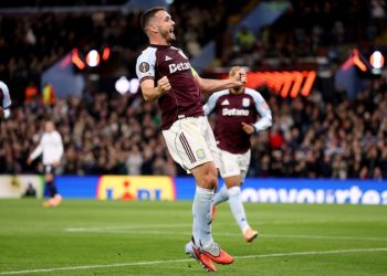 JUST IN: ASTON VILLA TOPS A GOOD TIME AT DE KUIP WITH TWO GOALS