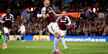 JUST IN: ASTON VILLA TOPS A GOOD TIME AT DE KUIP WITH TWO GOALS