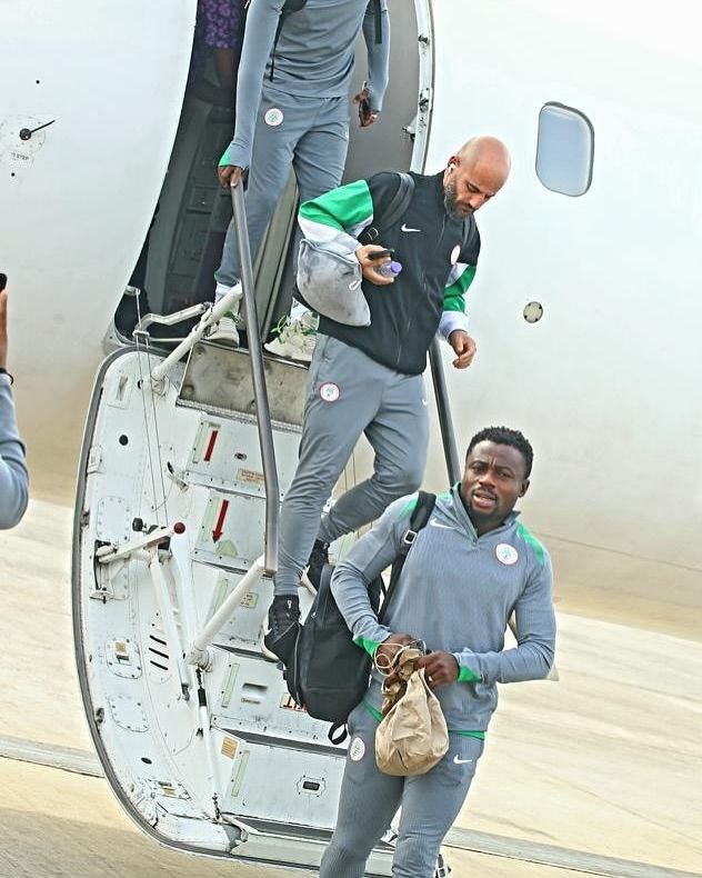 JUST-IN: Nigeria’s Super Eagles’ Flight Make Emergency Landing After Cracked Windscreen Incident