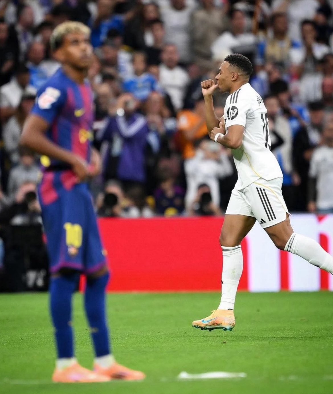 Real Madrid scores Barcelona