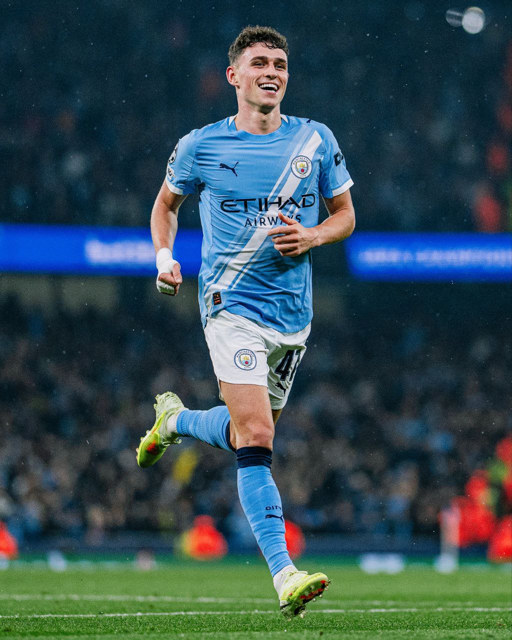 Man City gets early goal over Borussia Dortmund