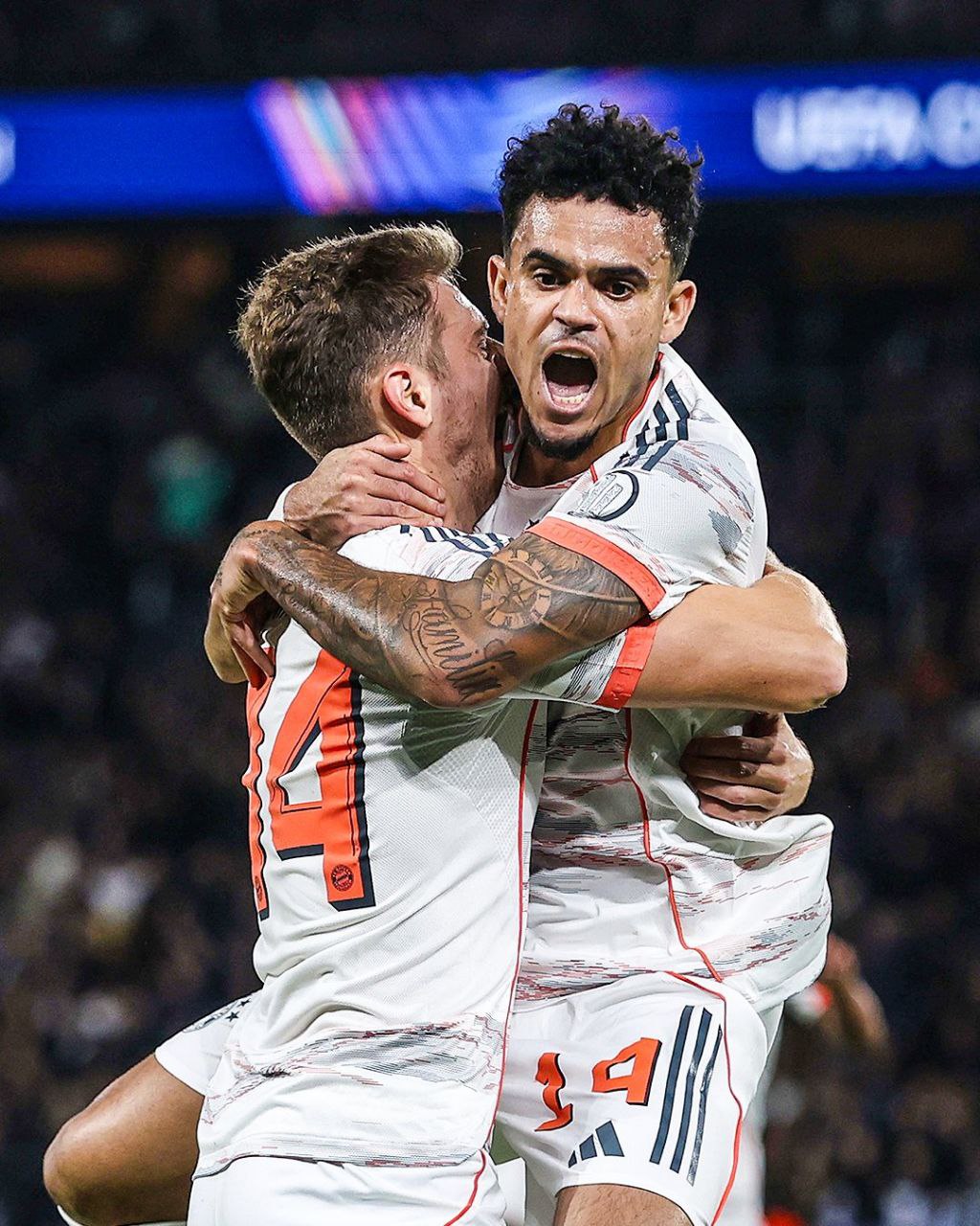 Bayern Munich celebrate goal against PSG