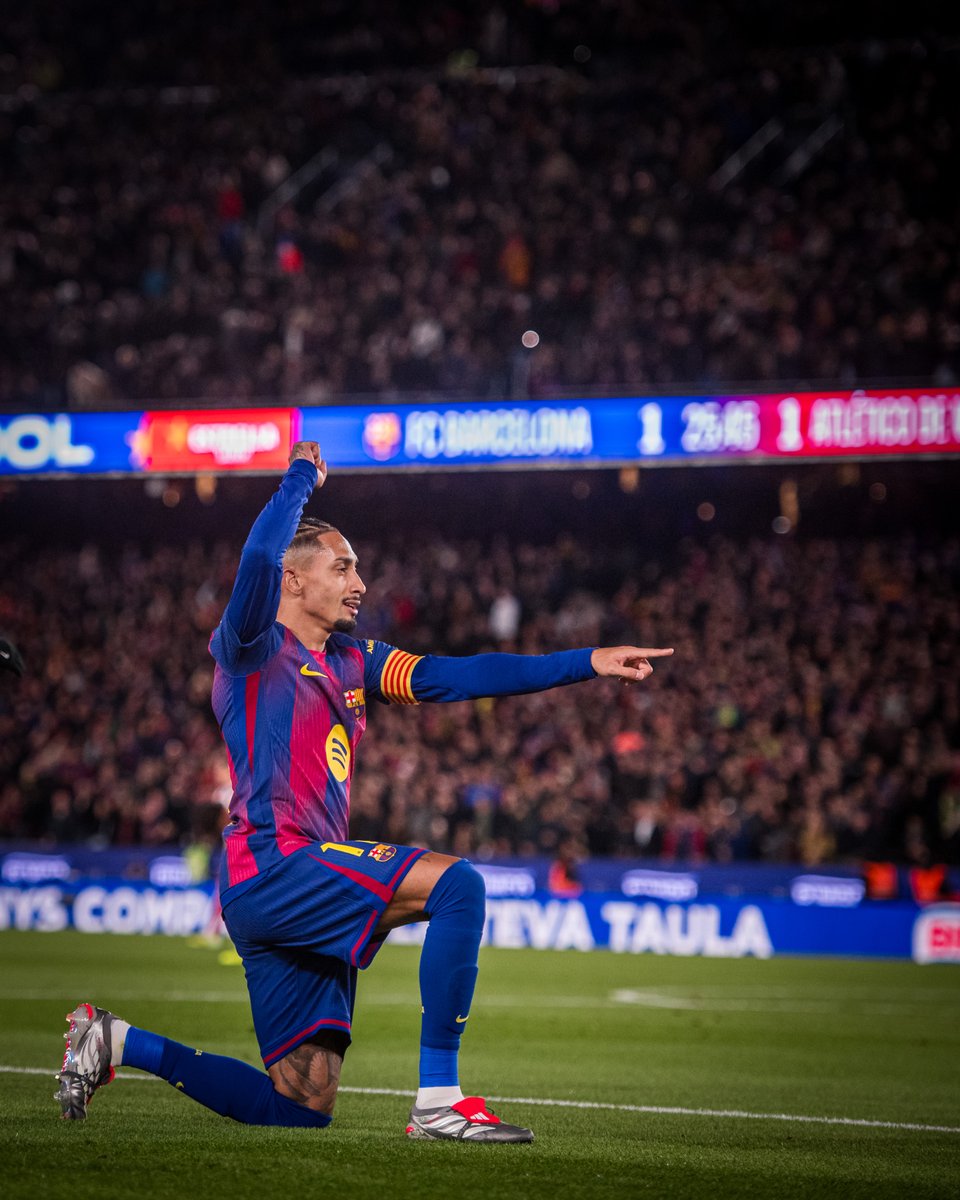 Raphinga celebrates goal for Barcelona vs Atlético Madrid